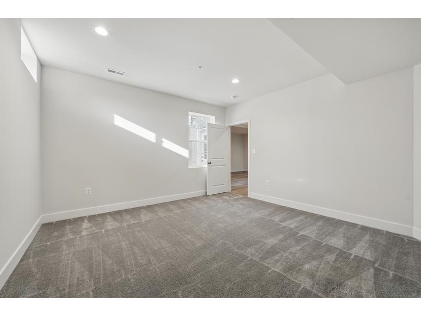 Lancaster Uphill - THREE GENERATIONAL HOME